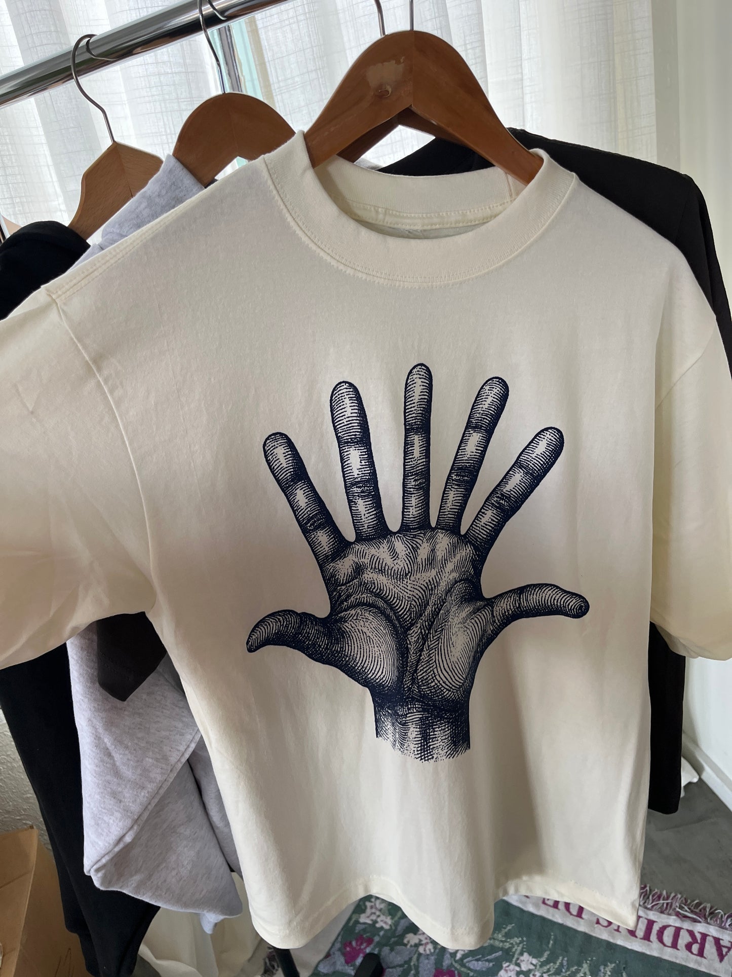 7 Finger Tee White